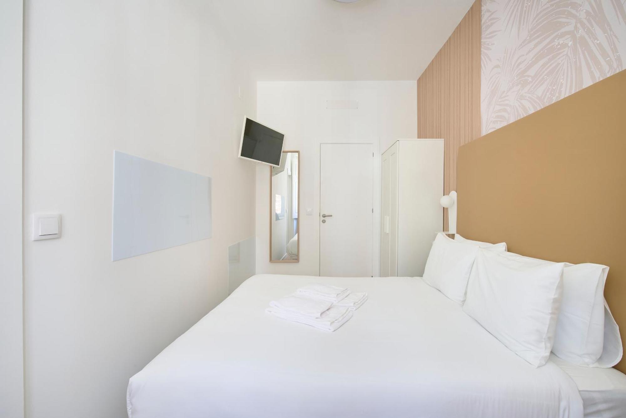 Brand New Hostel Anjos Лиссабон Экстерьер фото