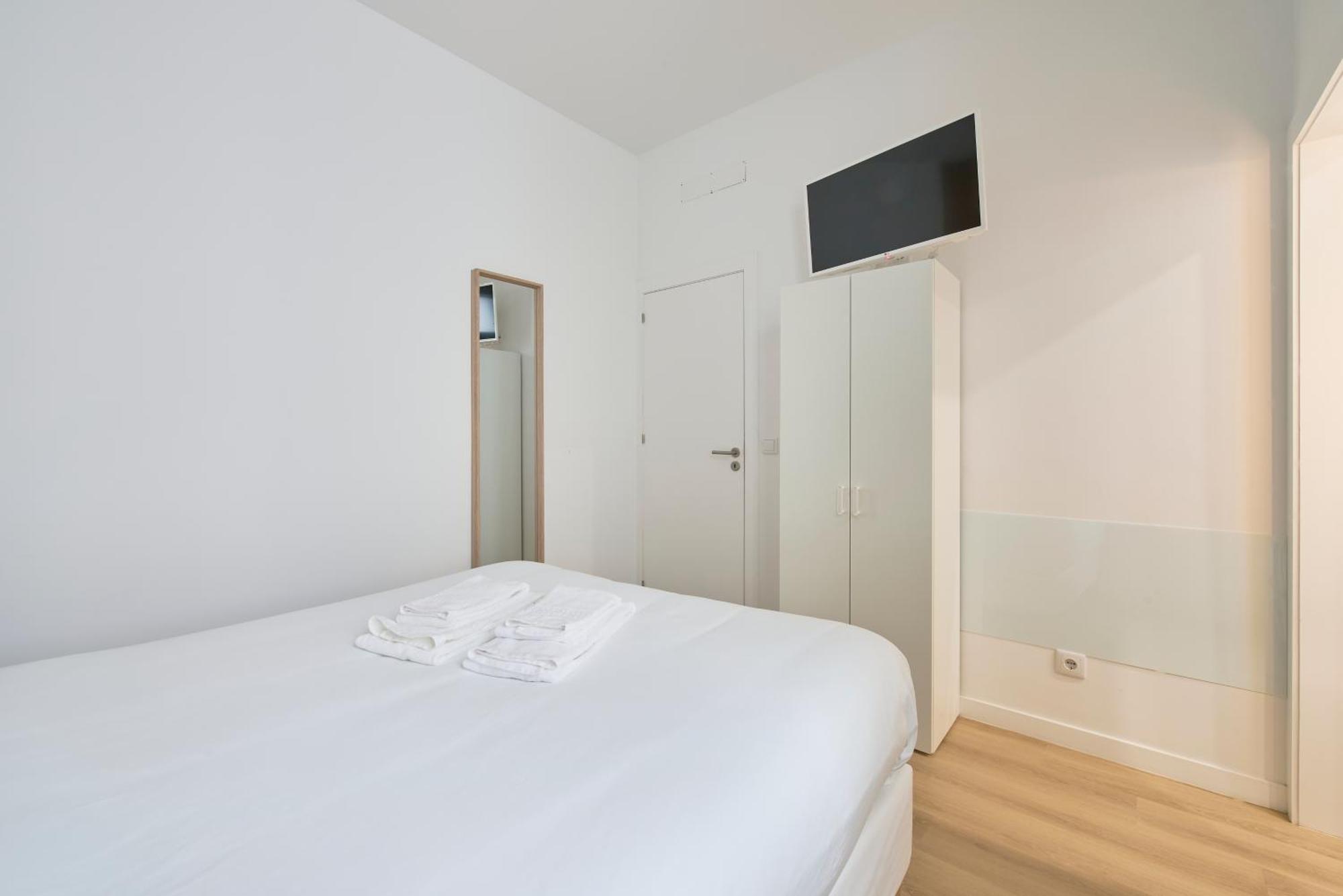 Brand New Hostel Anjos Лиссабон Экстерьер фото