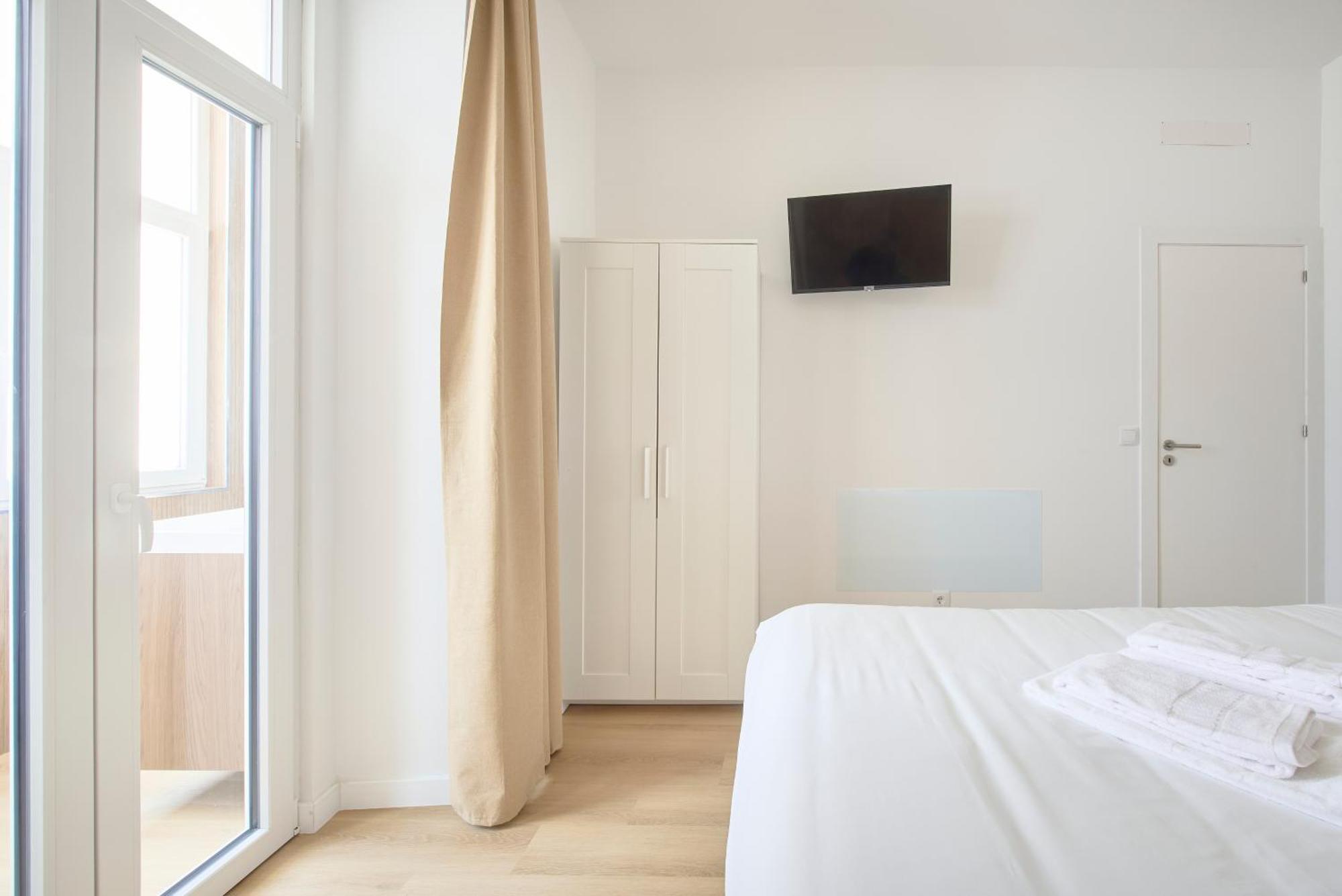 Brand New Hostel Anjos Лиссабон Экстерьер фото
