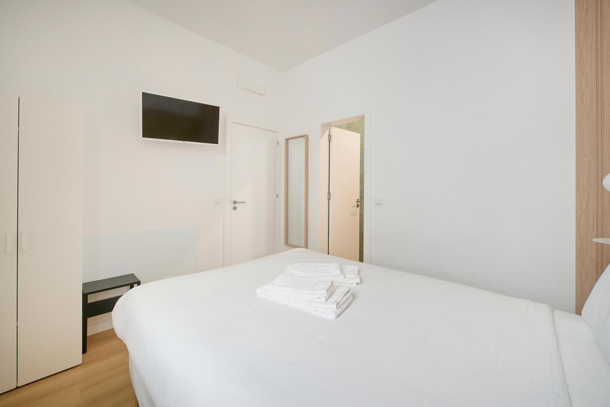 Brand New Hostel Anjos Лиссабон Экстерьер фото