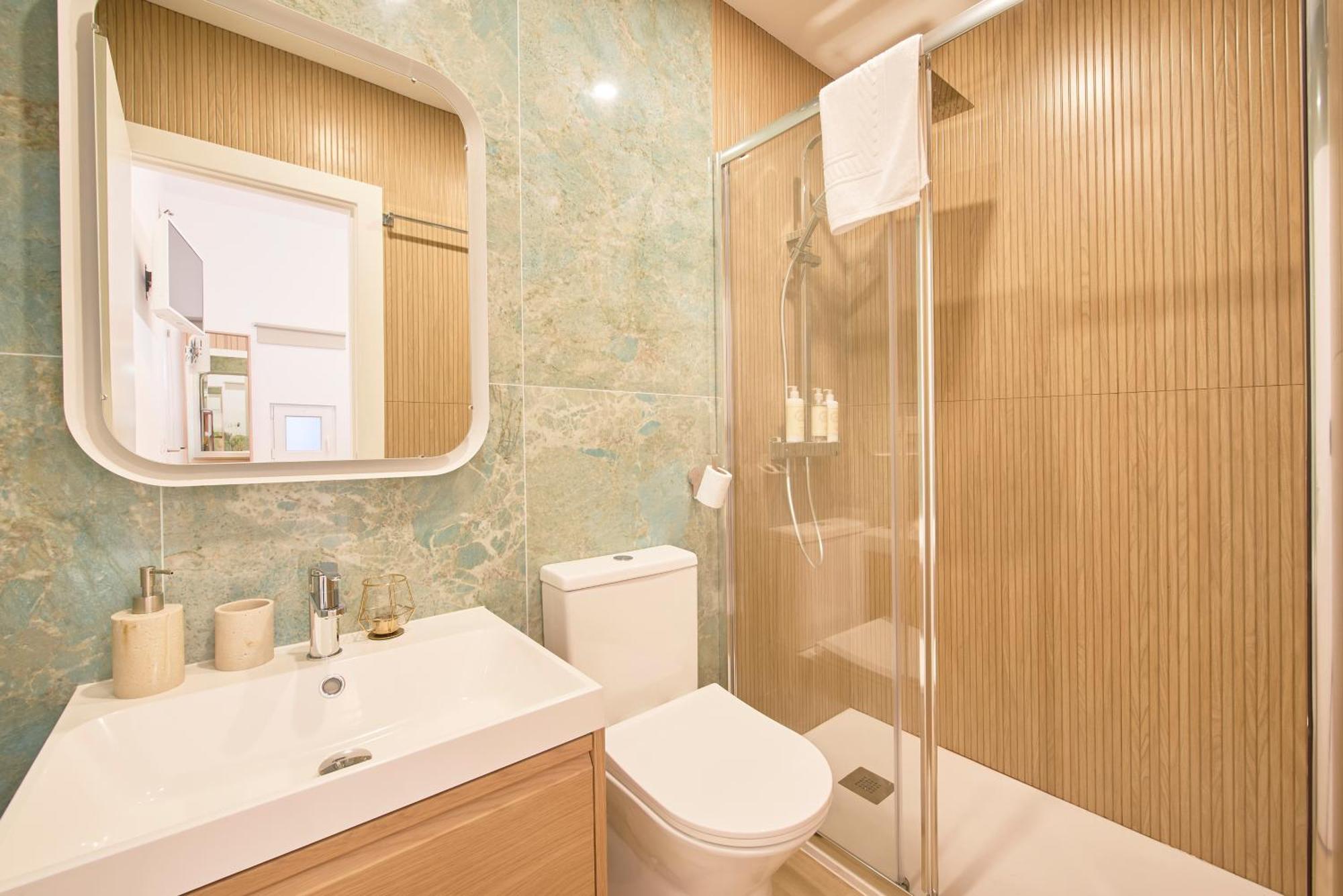 Brand New Hostel Anjos Лиссабон Экстерьер фото
