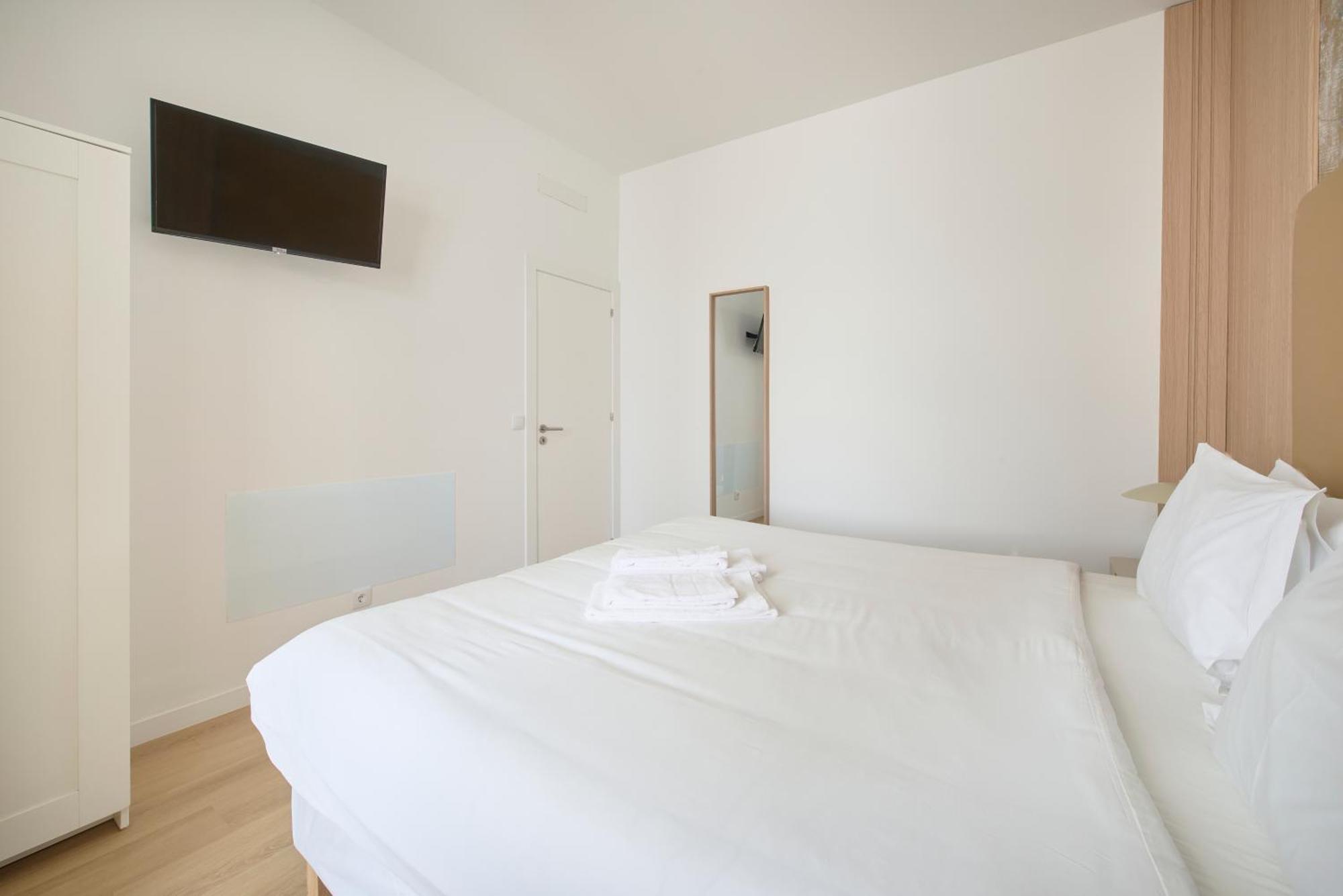 Brand New Hostel Anjos Лиссабон Экстерьер фото
