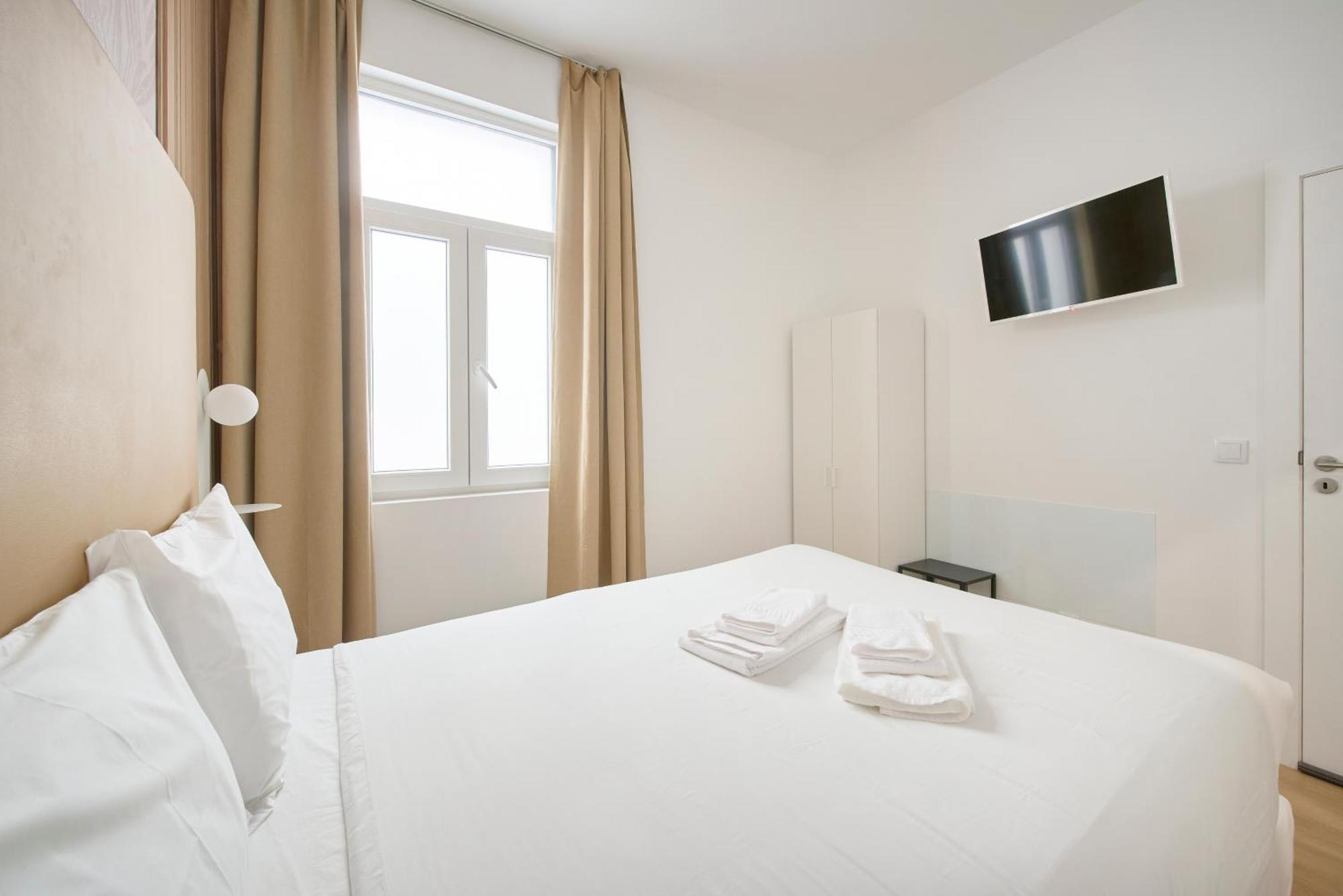 Brand New Hostel Anjos Лиссабон Экстерьер фото