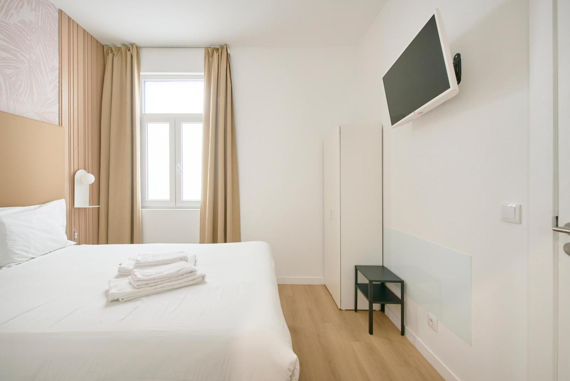 Brand New Hostel Anjos Лиссабон Экстерьер фото