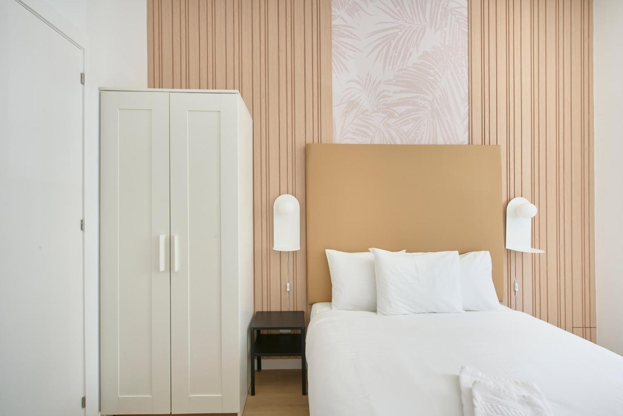 Brand New Hostel Anjos Лиссабон Экстерьер фото