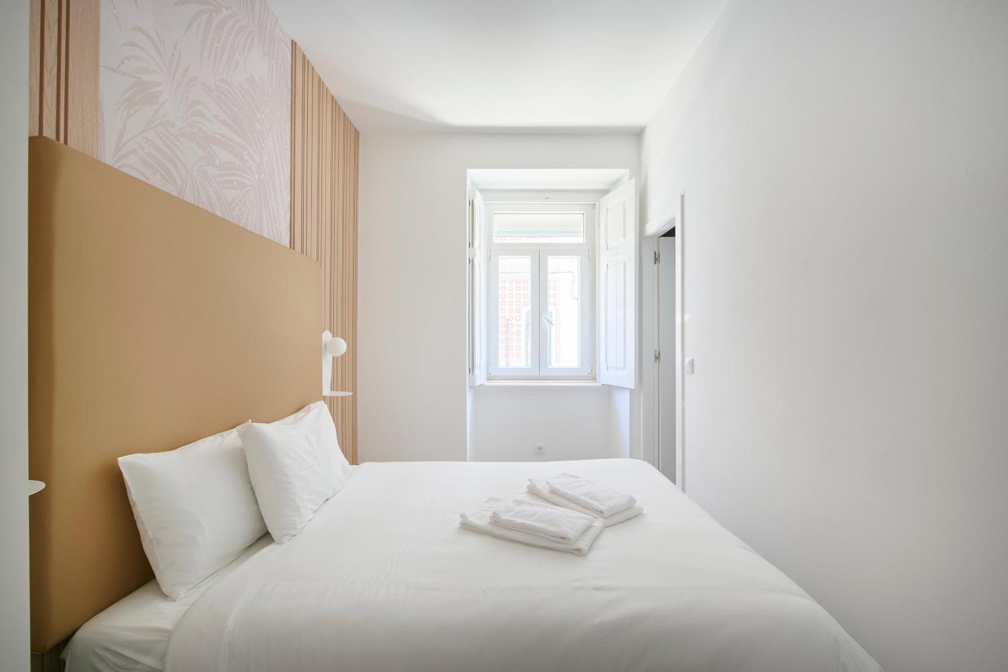 Brand New Hostel Anjos Лиссабон Экстерьер фото